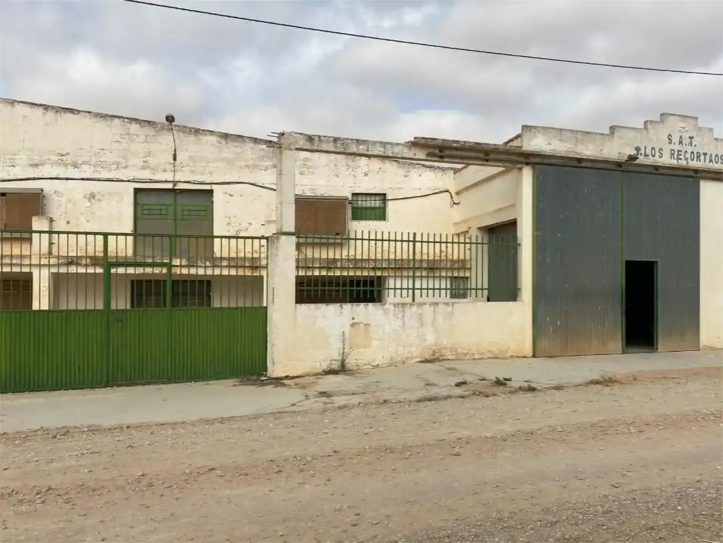 Exterior view of Industrial buildings for sale in Iniesta