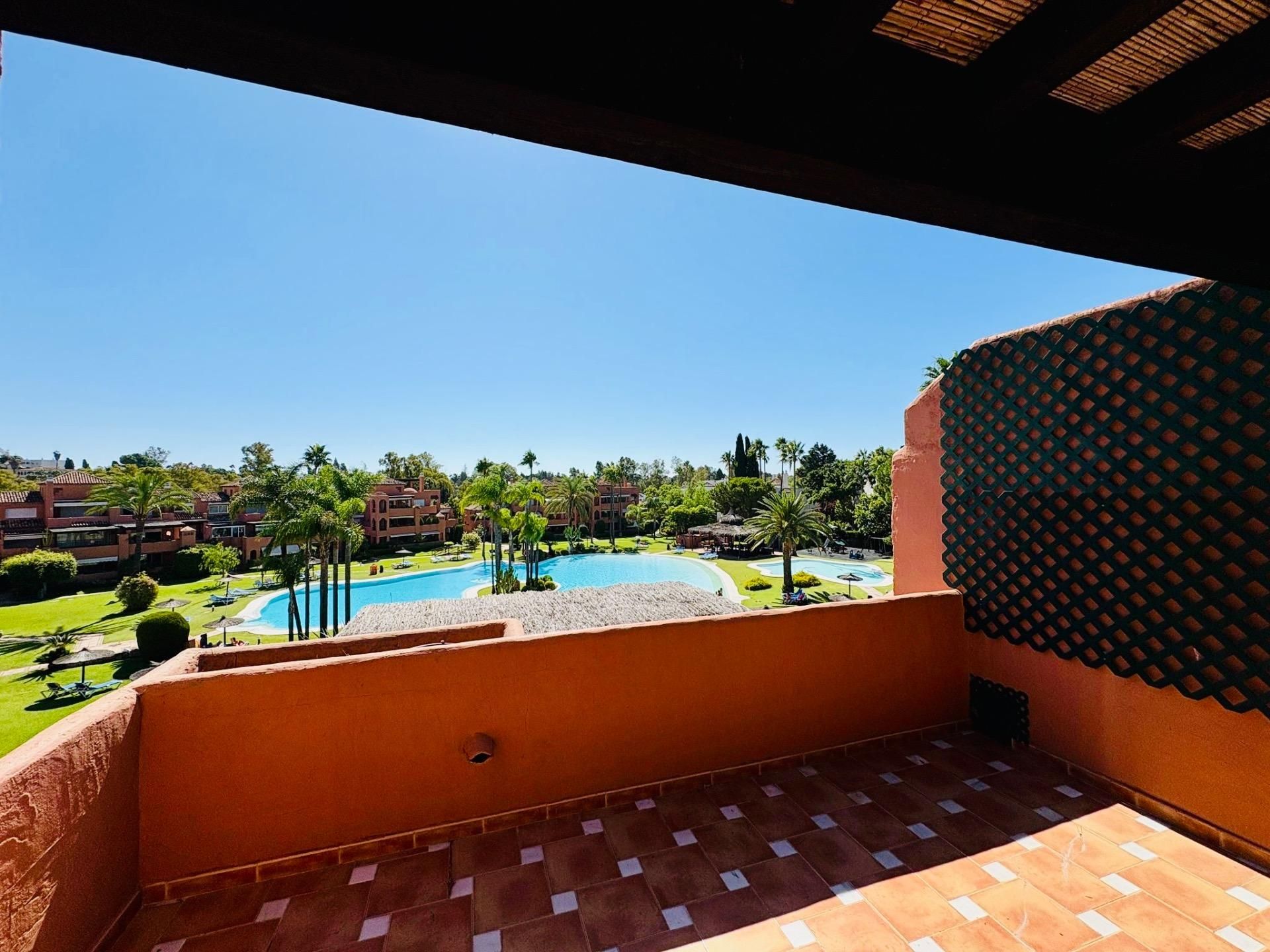 Garden of Duplex to rent in Estepona  with Air Conditioner, Terrace and Community pool