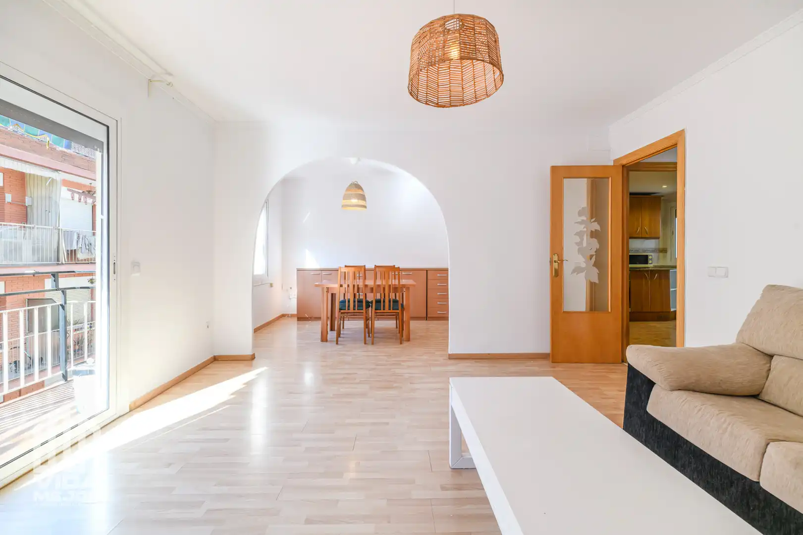 Sala d'estar de Pis en venda en Vilanova i la Geltrú amb Parquet i Balcó