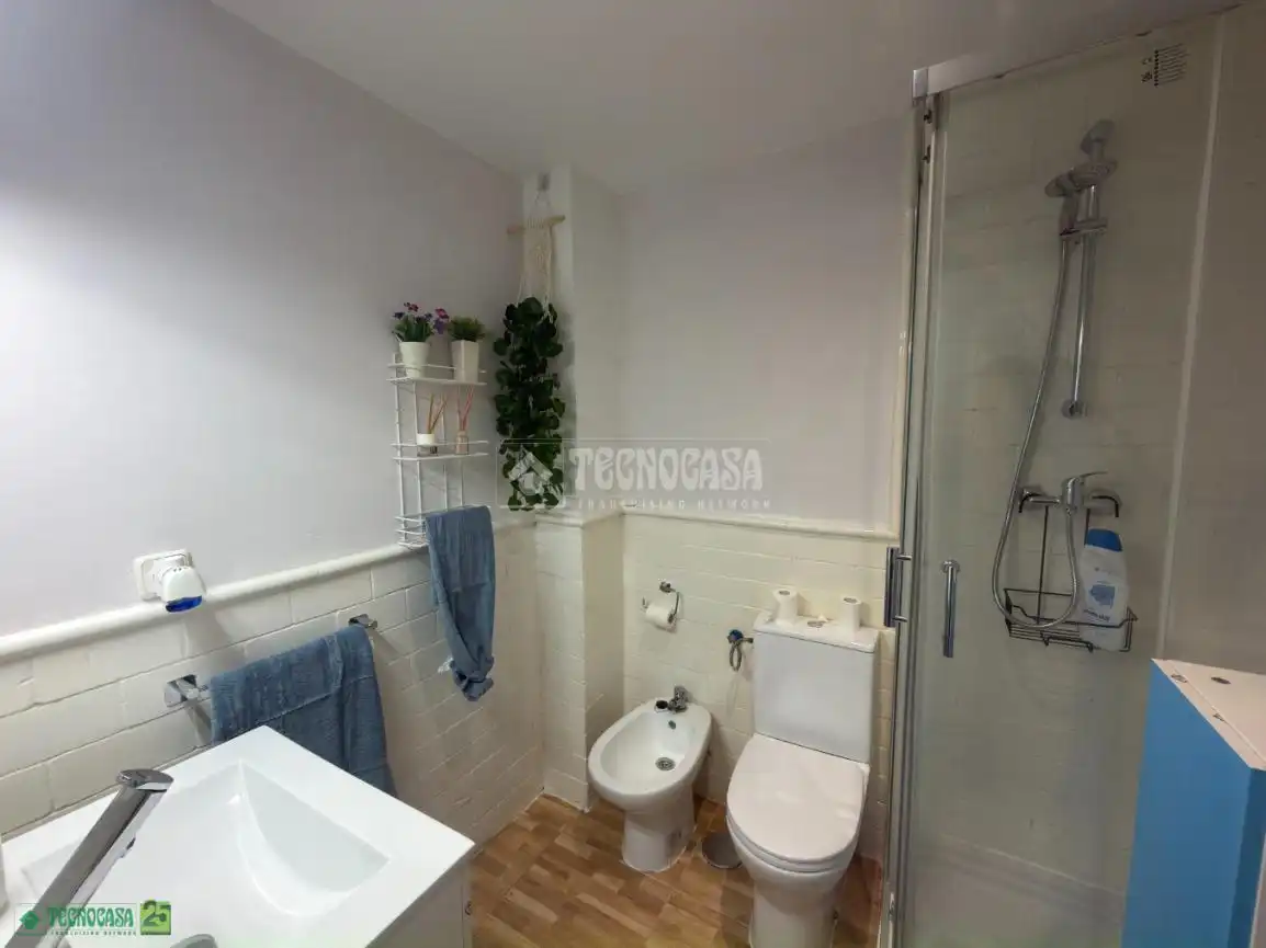 Baño de Piso en venta en Yepes con Aire acondicionado, Parquet y Terraza