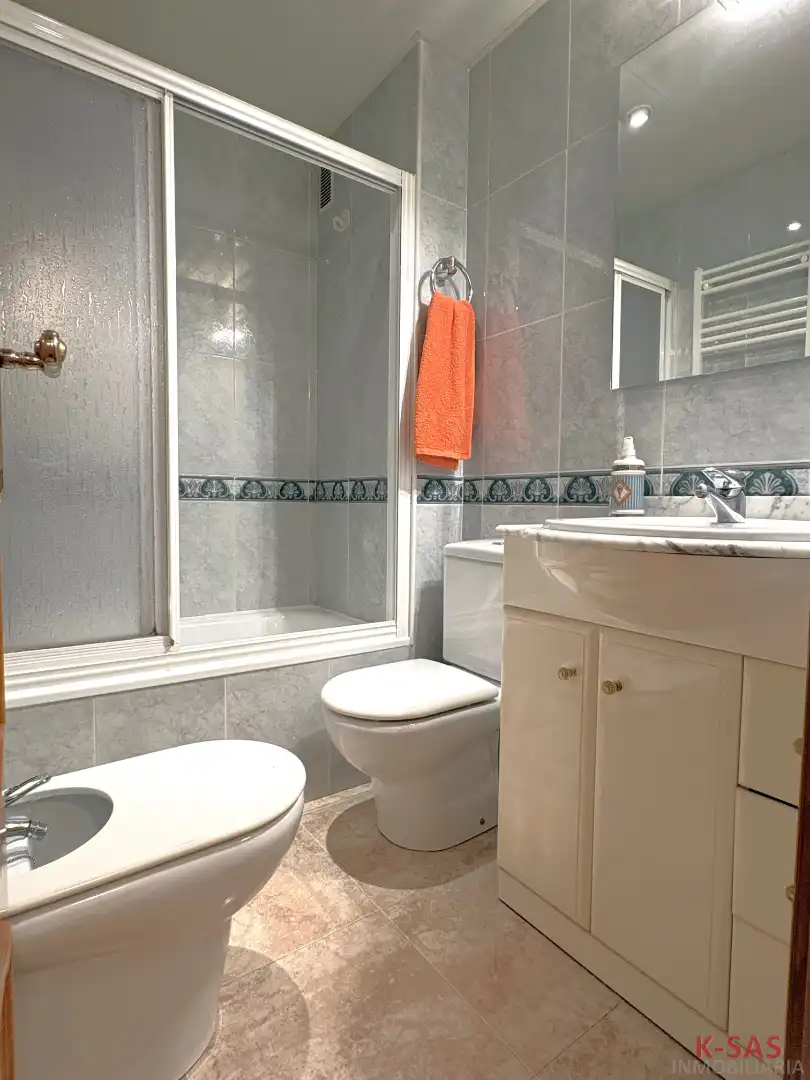 Bathroom of Flat for sale in Esplugues de Llobregat  with Heating, Furnished and Oven