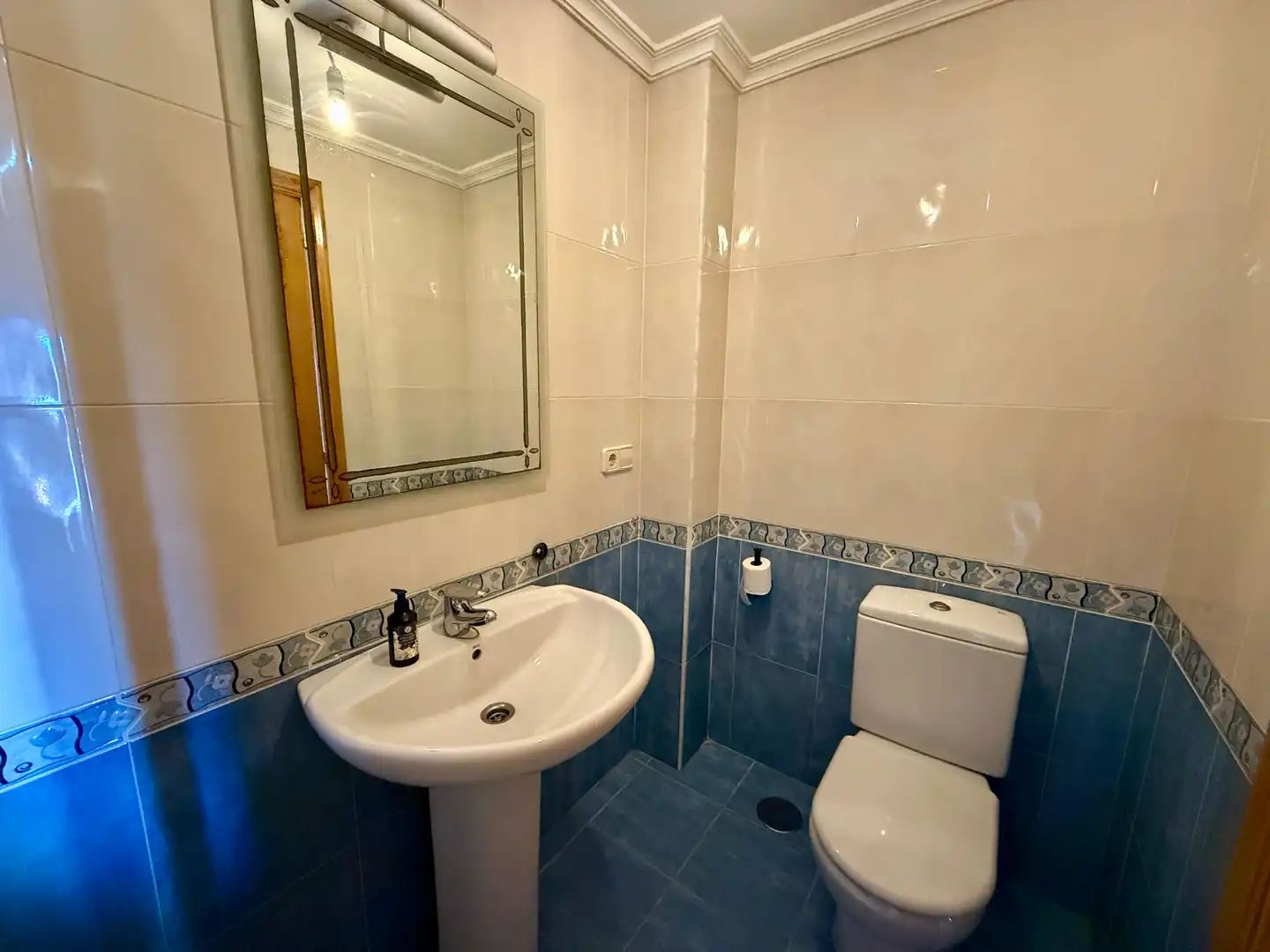 Bany de Apartament en venda en O Grove   amb Calefacció, Traster i Moblat