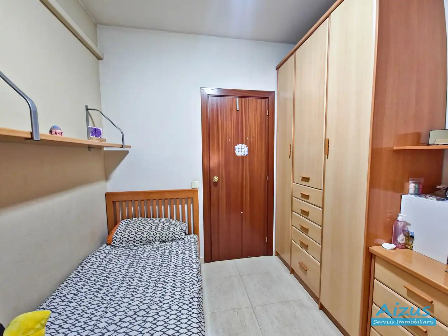 Habitación de Casa adosada en venta en Santa Perpètua de Mogoda con Aire acondicionado, Calefacción y Terraza