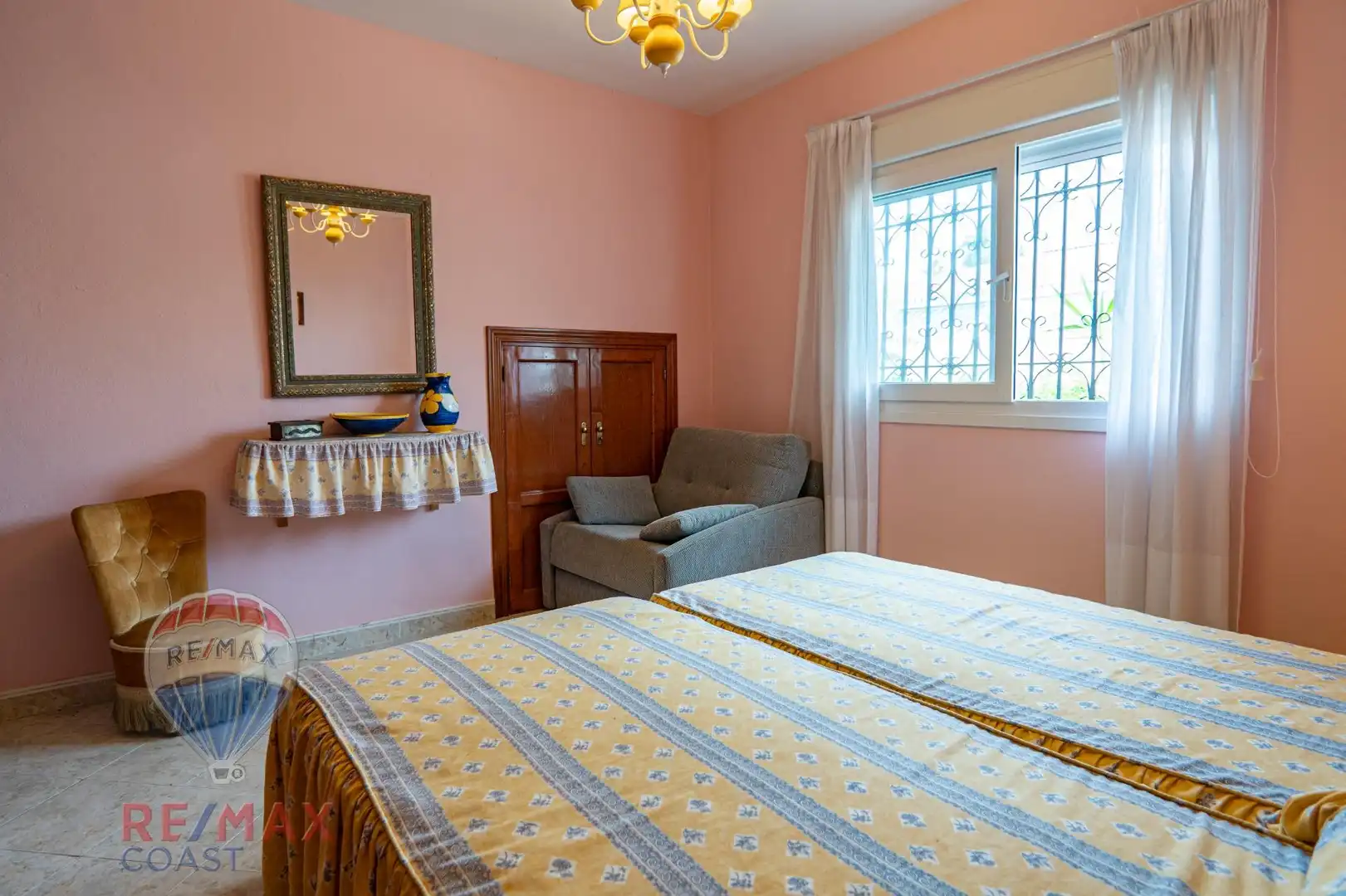 Habitación de Casa o chalet en venta en Torrox con Aire acondicionado, Calefacción y Jardín privado