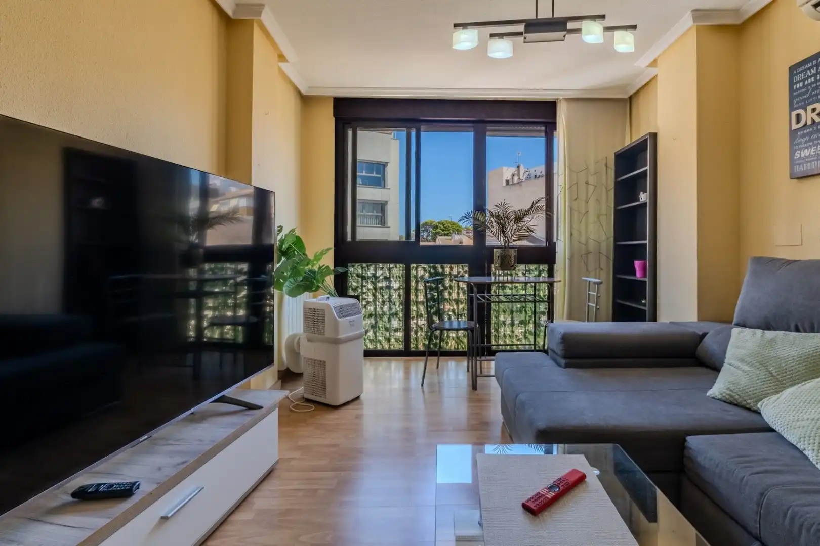 Apartamento con ascensor en venta en Carrer C. Larramendi 71, imagen 2