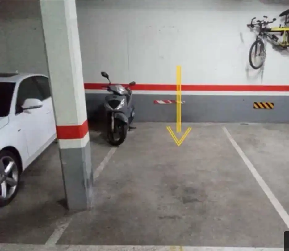 Einzelparkplatz zum Verkauf in Carrer de les Piles, imagen 2