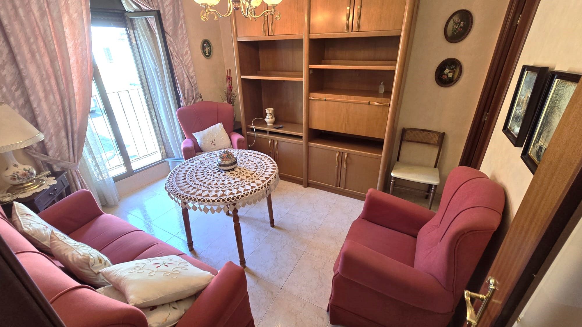 Sala d'estar de Apartament de lloguer en Cáceres Capital amb Aire condicionat i Moblat