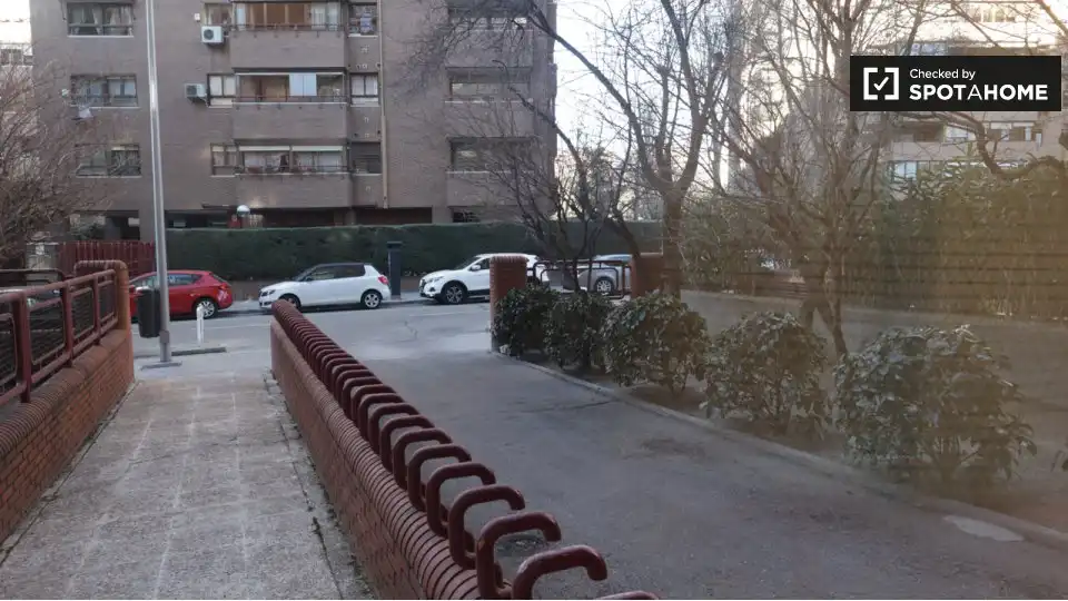 Parking of Flat for rent in Madrid  with Air Conditioner, Heating and Furnished