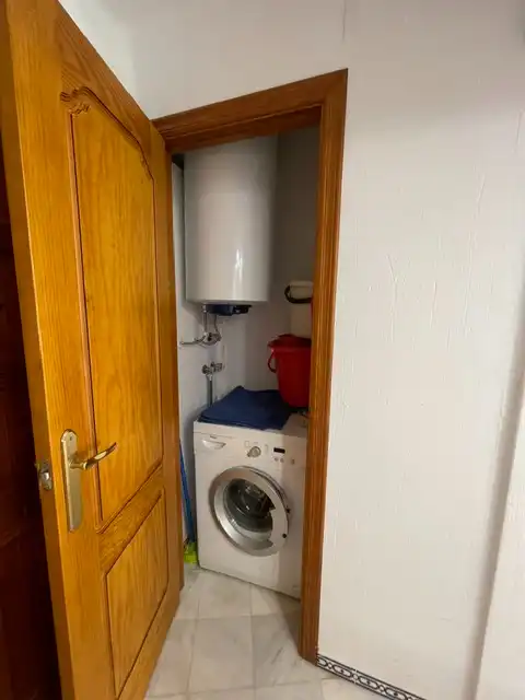 Erdgeschoss zum Verkauf in Torrevieja mit Klimaanlage, Heizung und Terrasse
