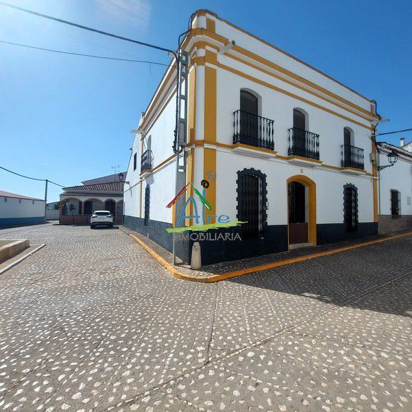 Exterior view of Single-family semi-detached for sale in Cala  with Terrace, Storage room and Furnished