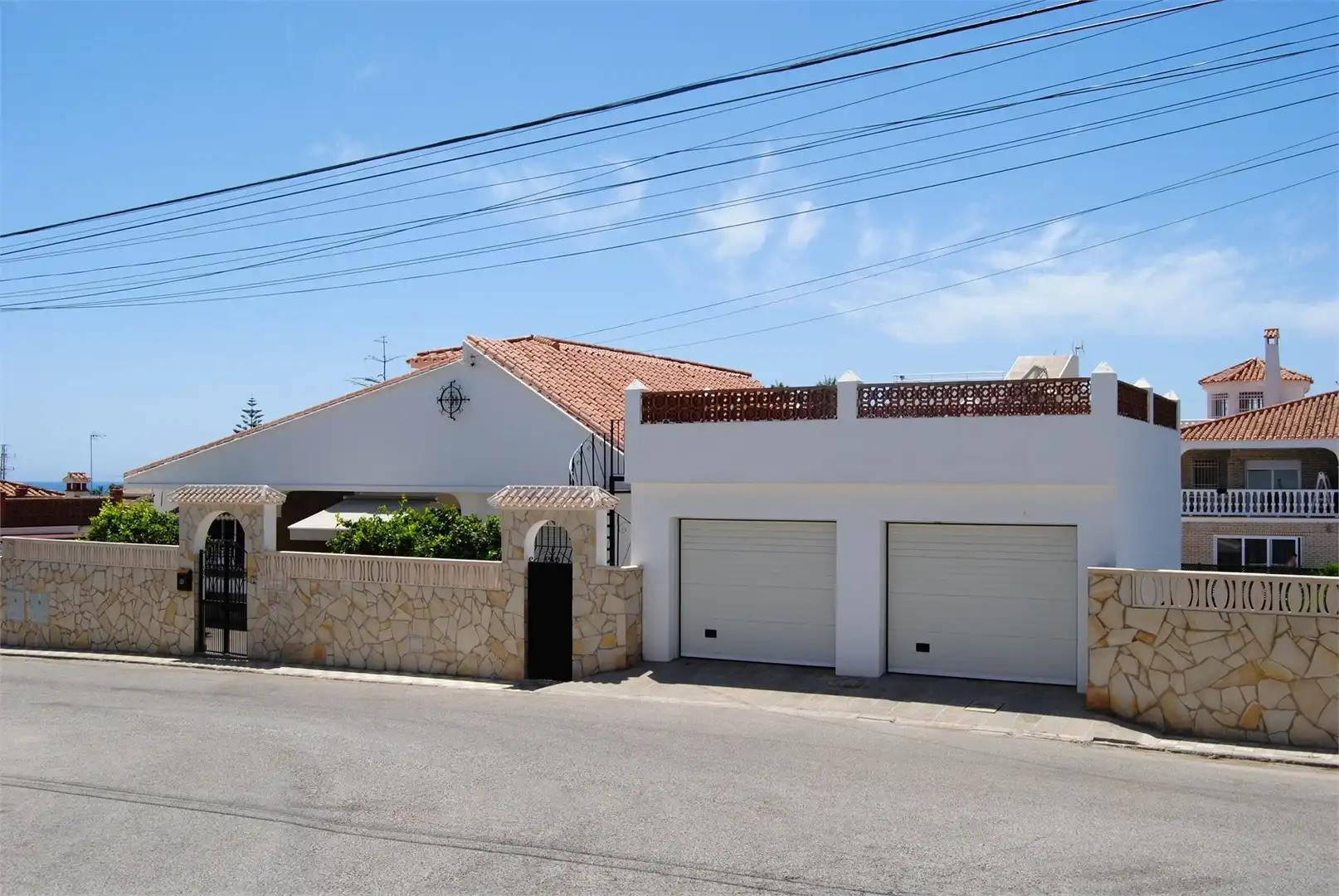 Vista exterior de Casa o chalet en venta en Vélez-Málaga con Aire acondicionado, Jardín privado y Terraza