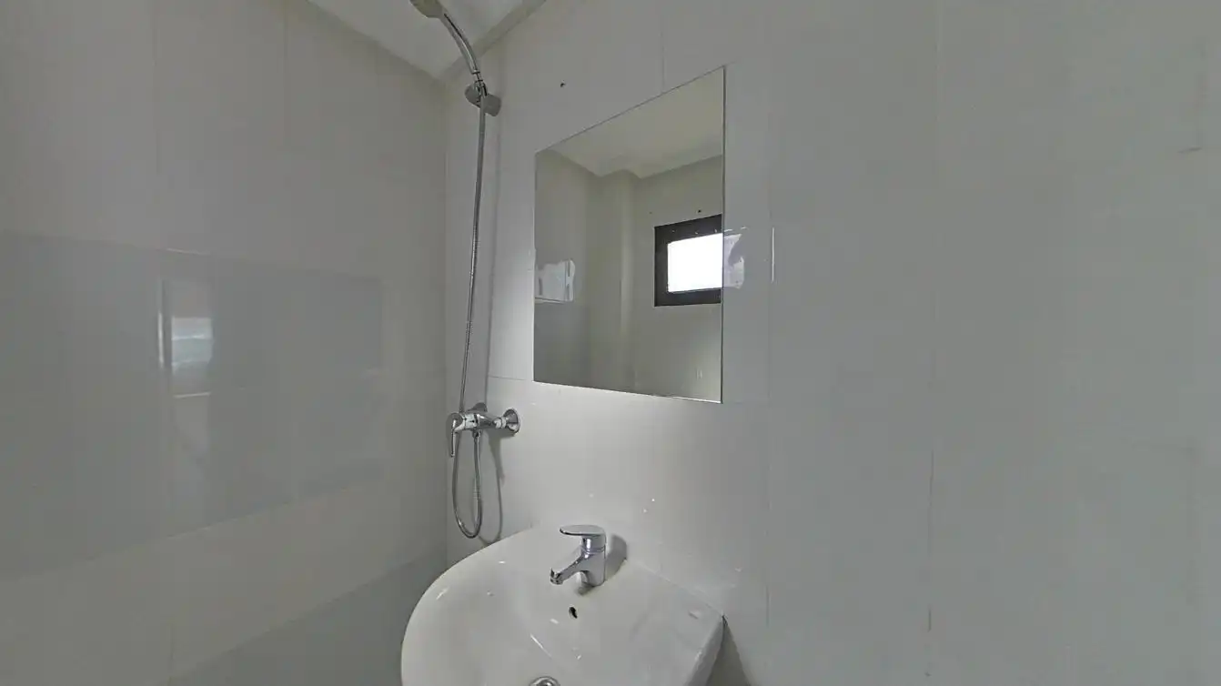 Bathroom of Flat for sale in Madrid