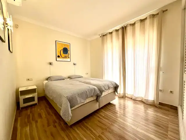 Schlafzimmer von Dachboden zum Verkauf in Marbella mit Klimaanlage, Heizung und Terrasse