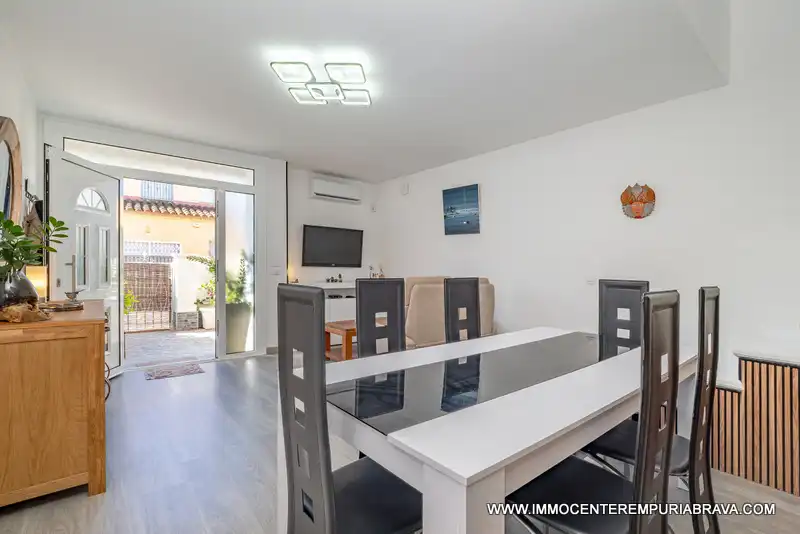 Menjador de Casa o xalet en venda en Empuriabrava