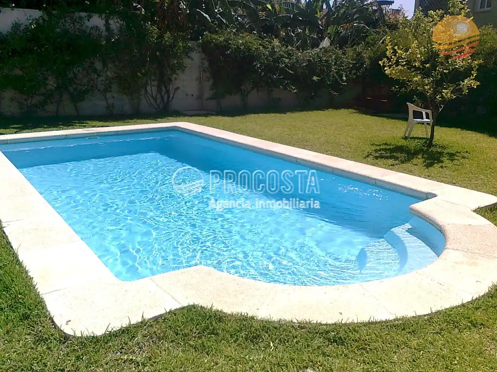 Piscina de Casa adosada en venta en Almuñécar con Aire acondicionado, Jardín privado y Terraza