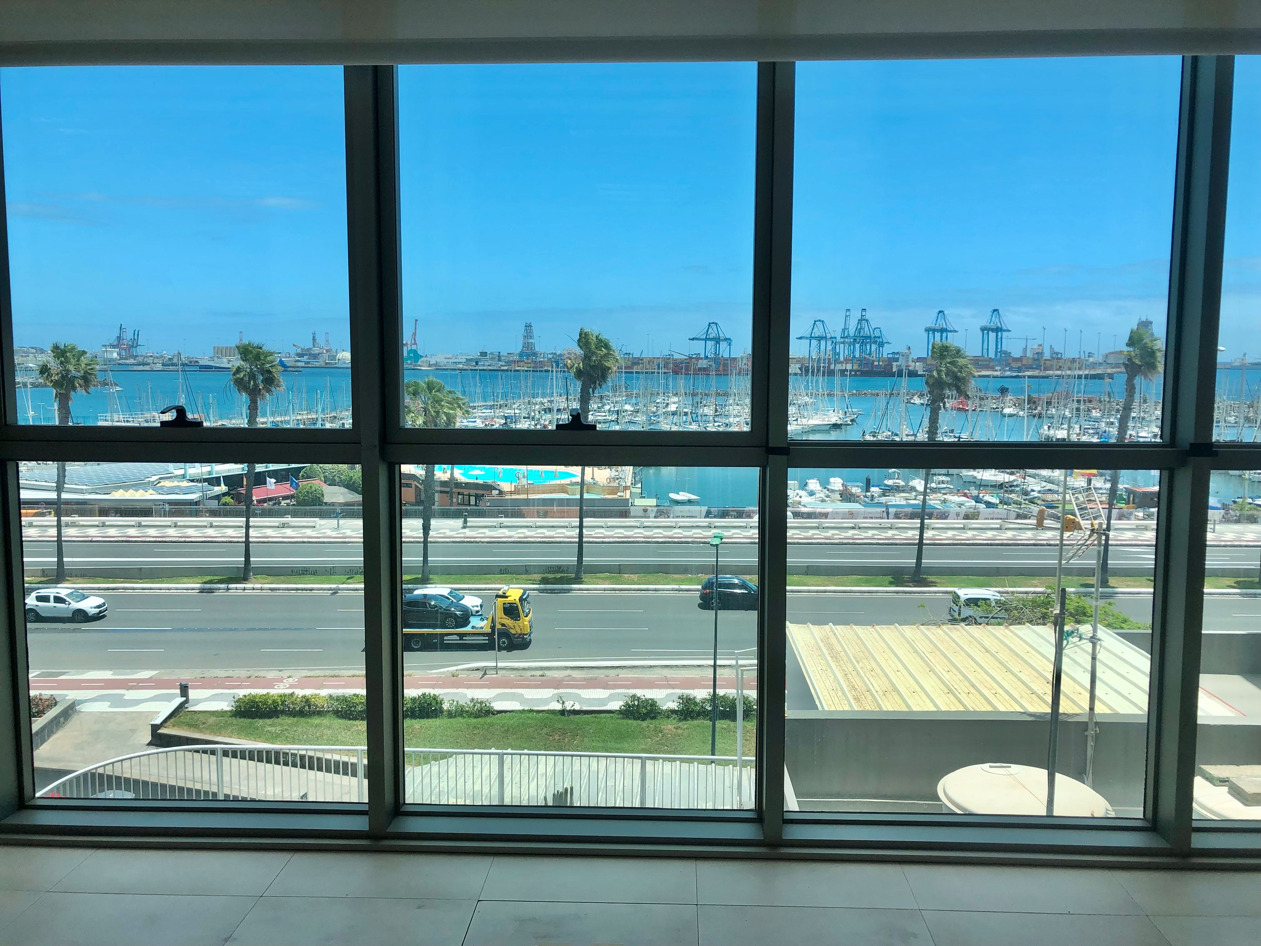 Bedroom of Office to rent in Las Palmas de Gran Canaria  with Air Conditioner