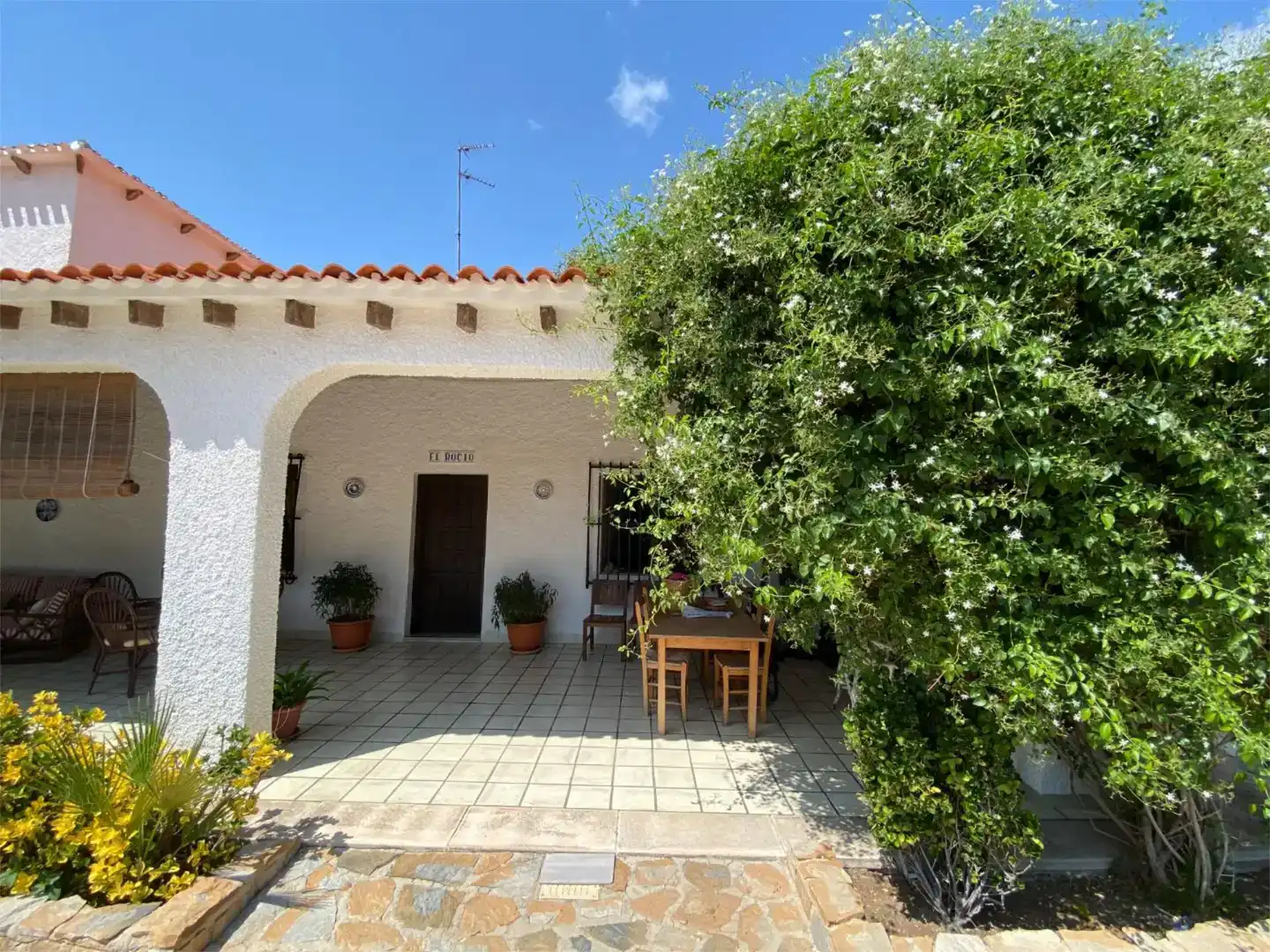 Vista exterior de Casa o xalet en venda en Santa Pola amb Aire condicionat i Piscina