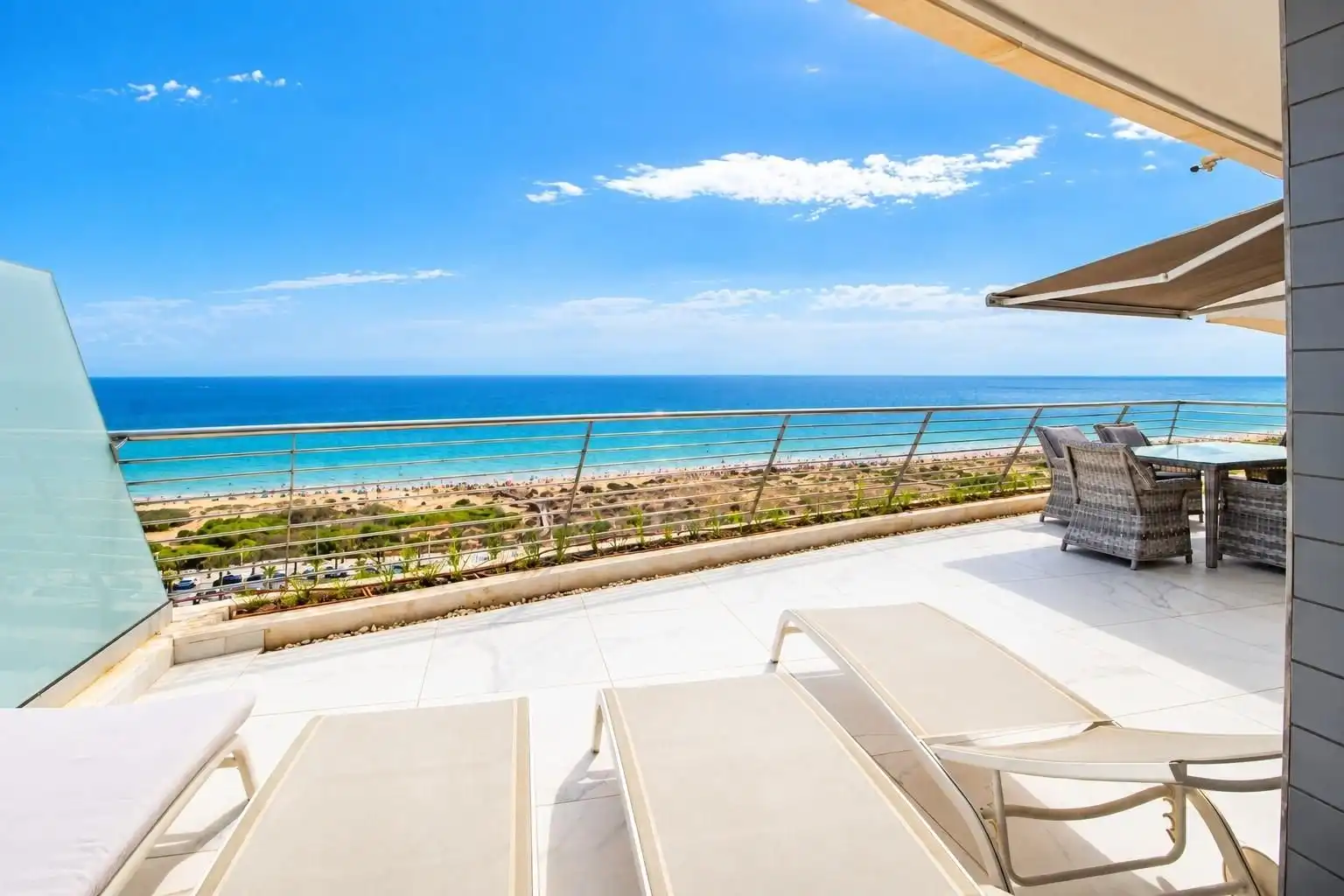 Appartement compact avec terrasse à vendre à Los Arenales del Sol, imagen 3