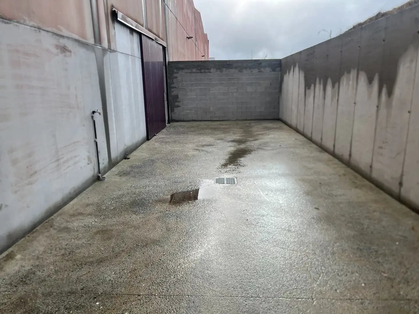 Aparcament de Nau industrial de lloguer en Curtis