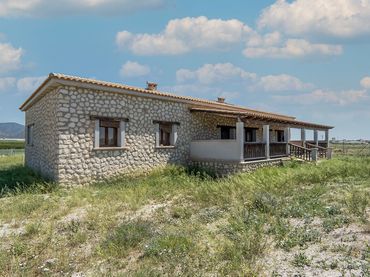Casa amb piscina en venda a Paraje De Los Ojos