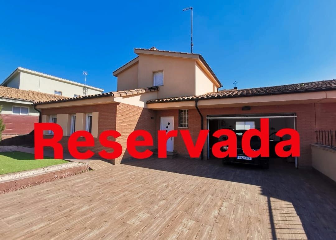 Vista exterior de Casa o xalet en venda en Cervera amb Aire condicionat, Calefacció i Jardí privat