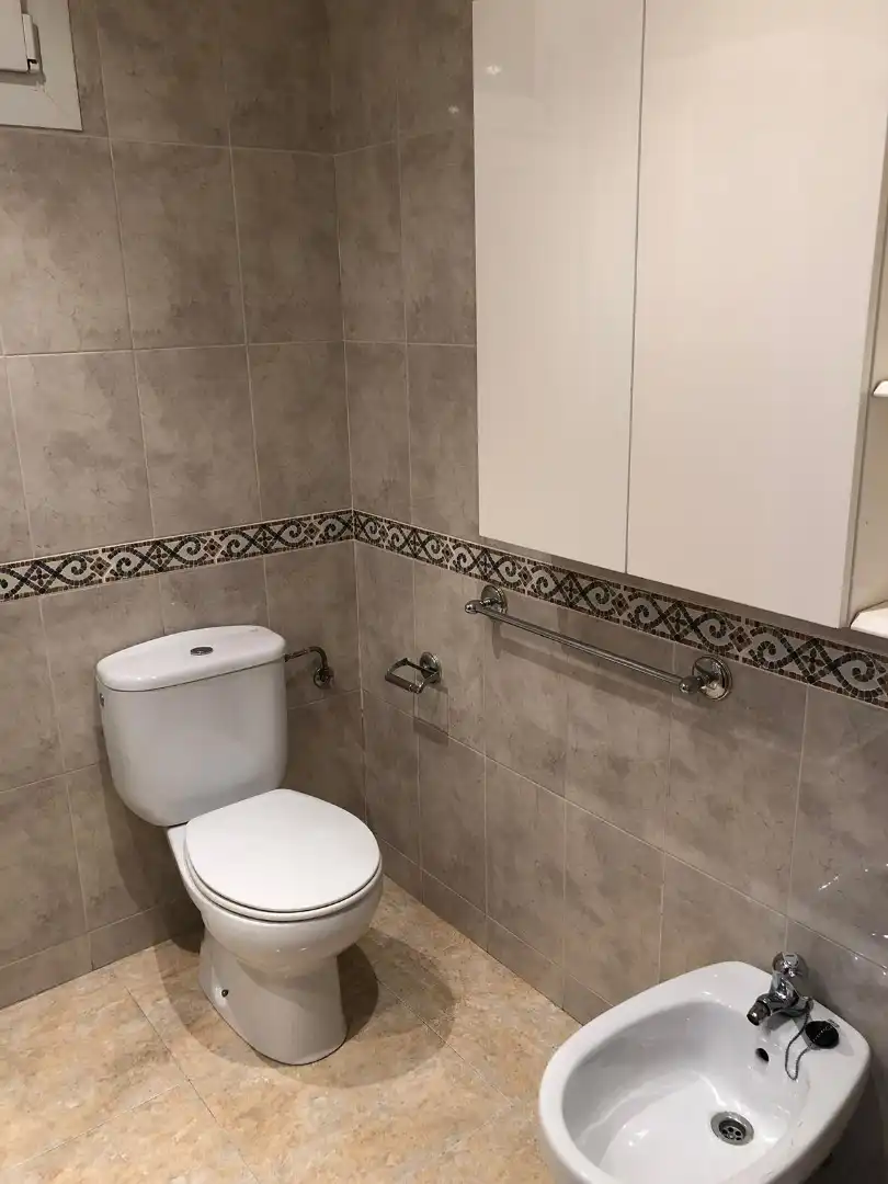 Bathroom of Flat for rent in Bilbao   with Heating, Terrace and Furnished