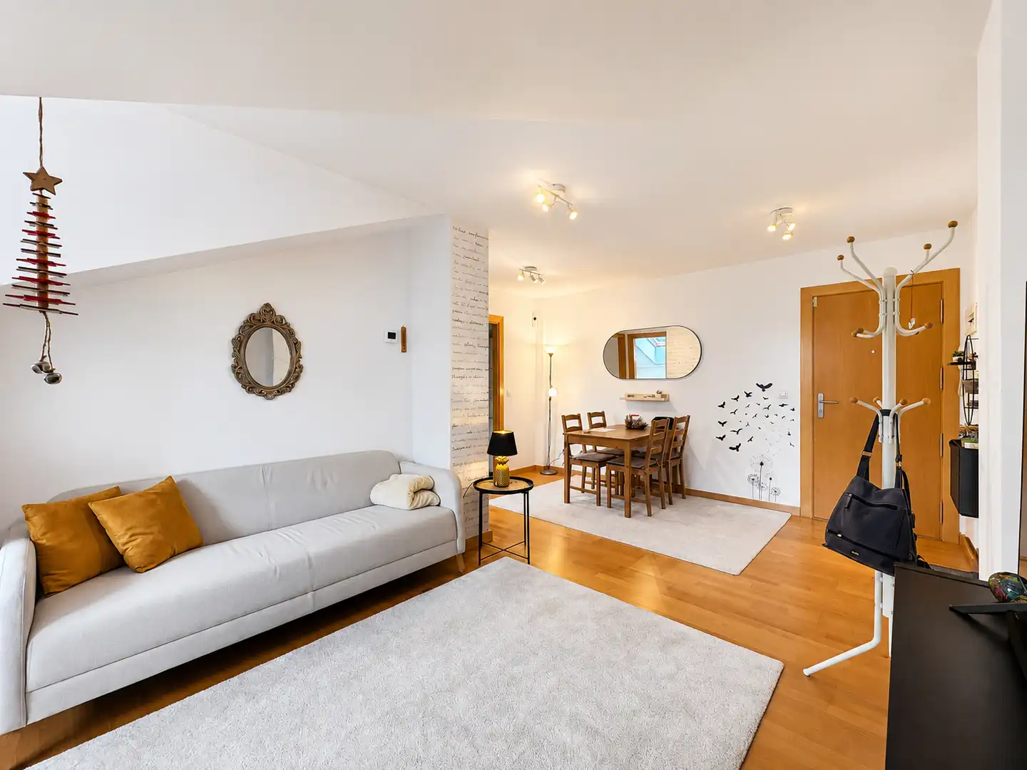 Sala de estar de Piso de alquiler en Hazas de Cesto con Calefacción, Terraza y Amueblado