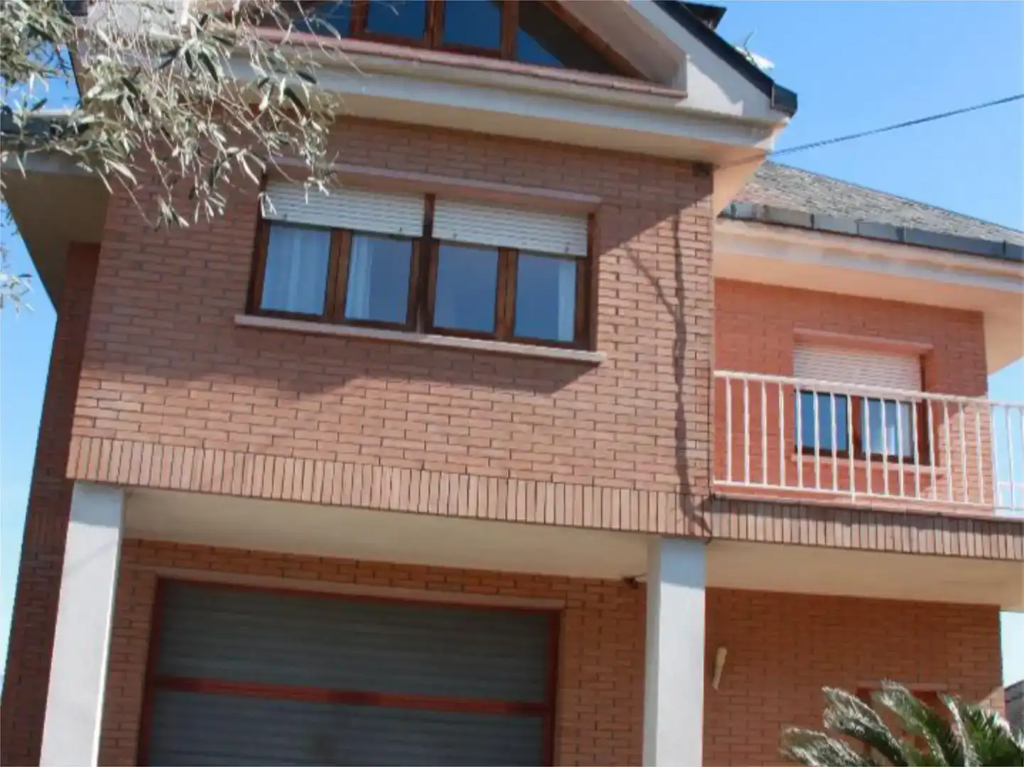 Vista exterior de Casa o chalet en venta en Canovelles con Terraza y Balcón