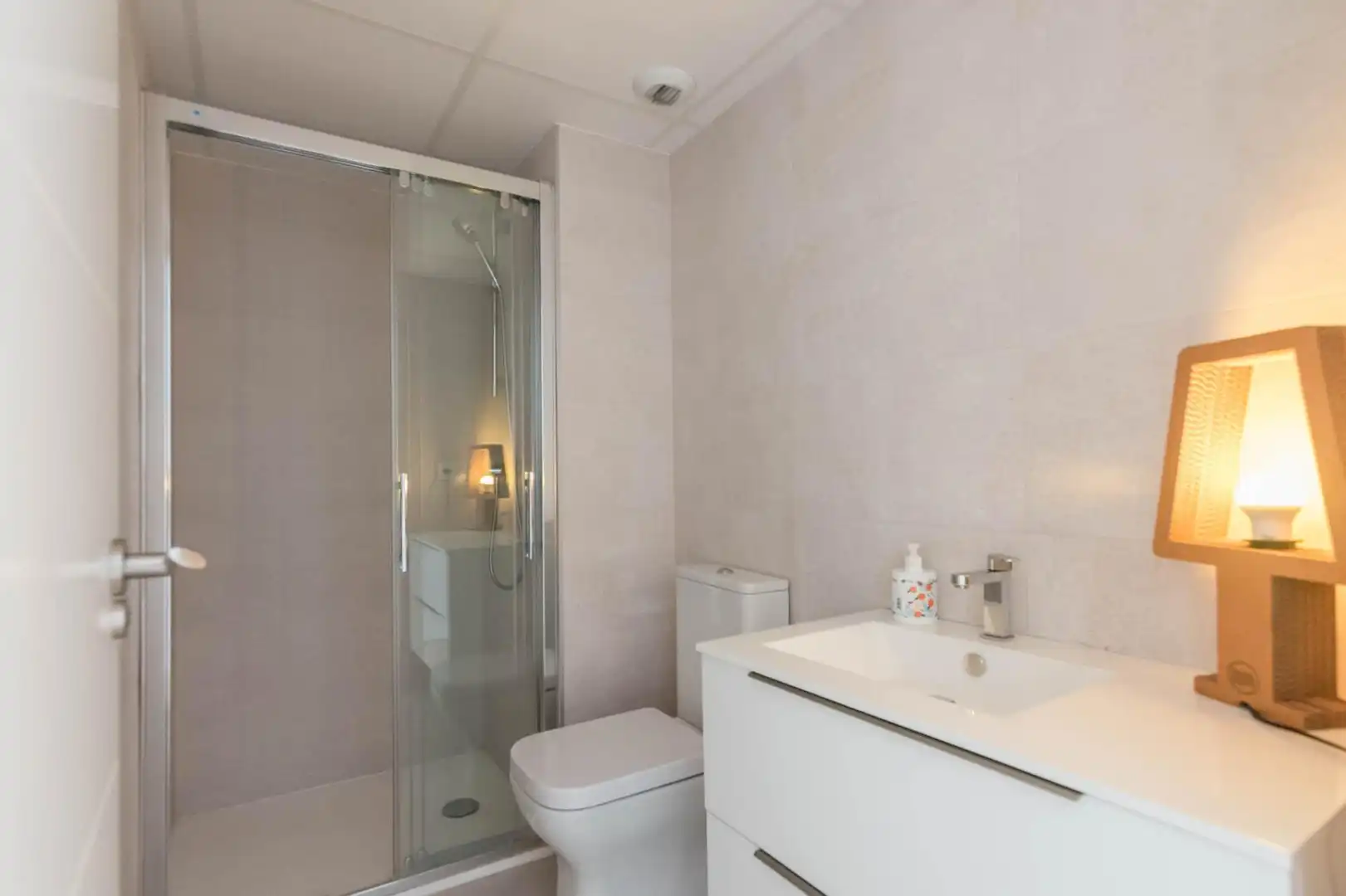 Bathroom of Flat for sale in Murcia  with Air Conditioner, Terrace and Storage room