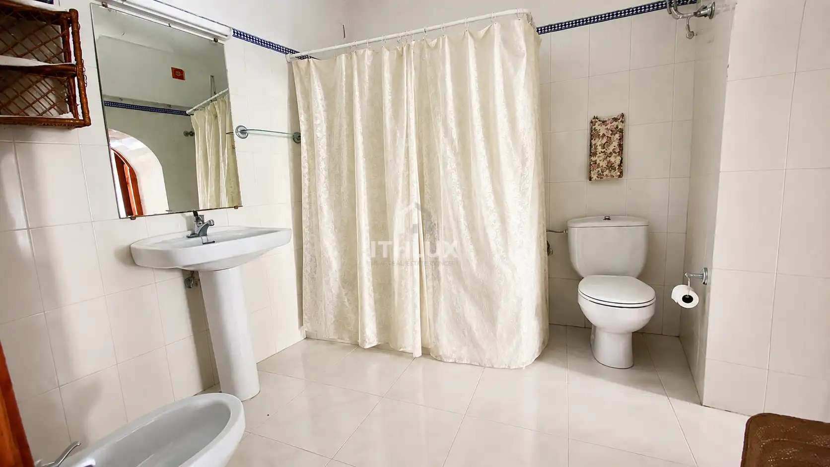 Badezimmer von Einfamilien-Reihenhaus zum Verkauf in Torremocha mit Klimaanlage, Heizung und Terrasse