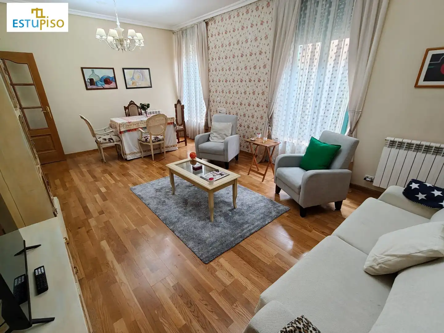 Sala de estar de Piso de alquiler en León Capital  con Calefacción y Amueblado