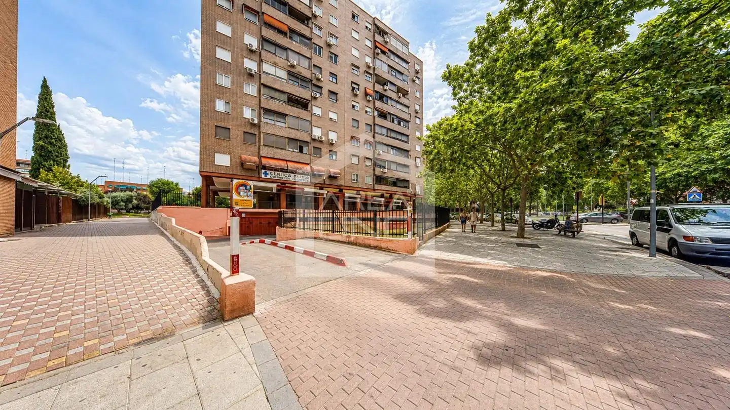Außenansicht von Wohnung zum Verkauf in Alcorcón mit Klimaanlage, Heizung und Terrasse