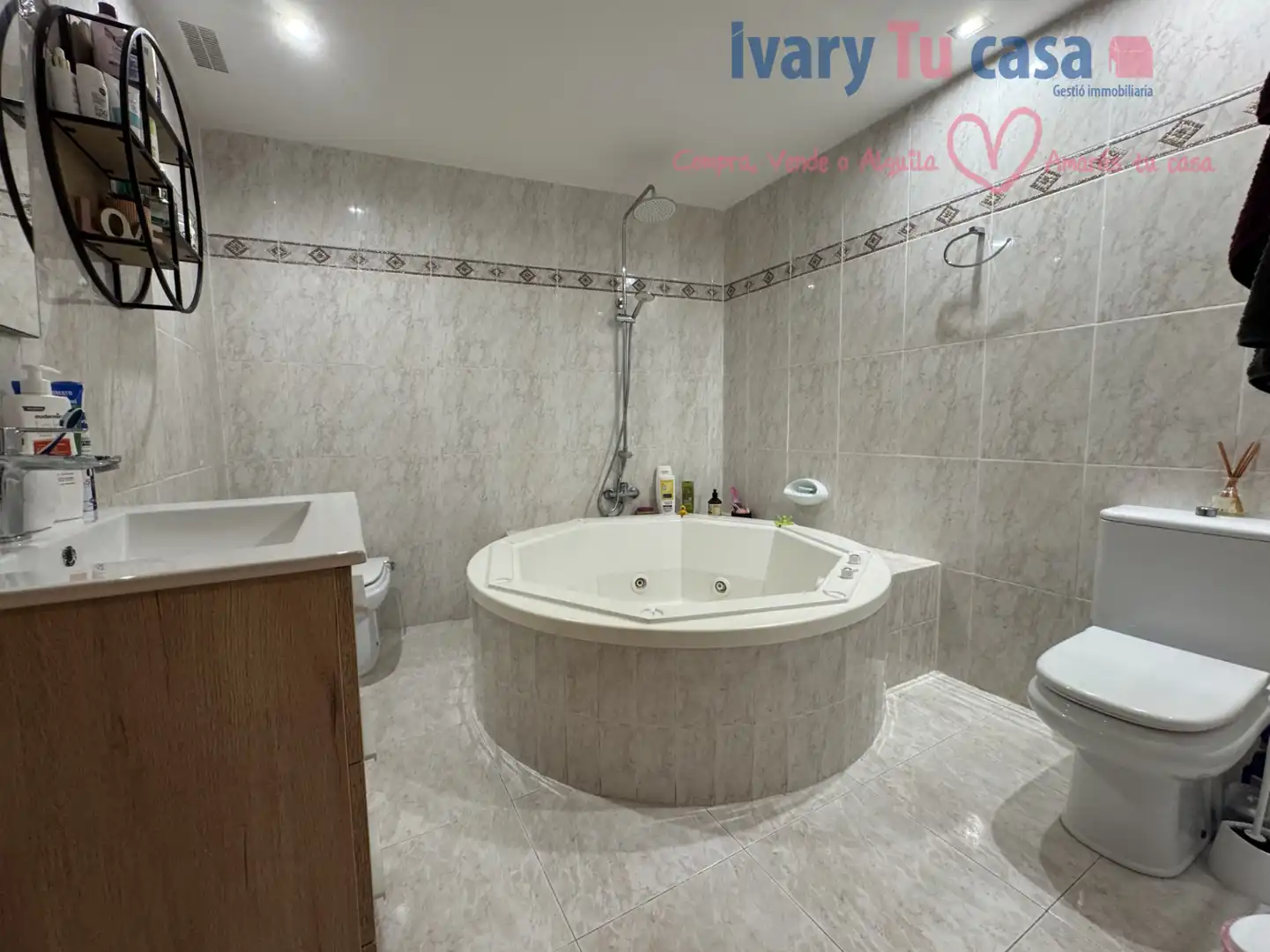 Baño de Piso en venta en Castellón de la Plana / Castelló de la Plana con Calefacción, Terraza y Balcón