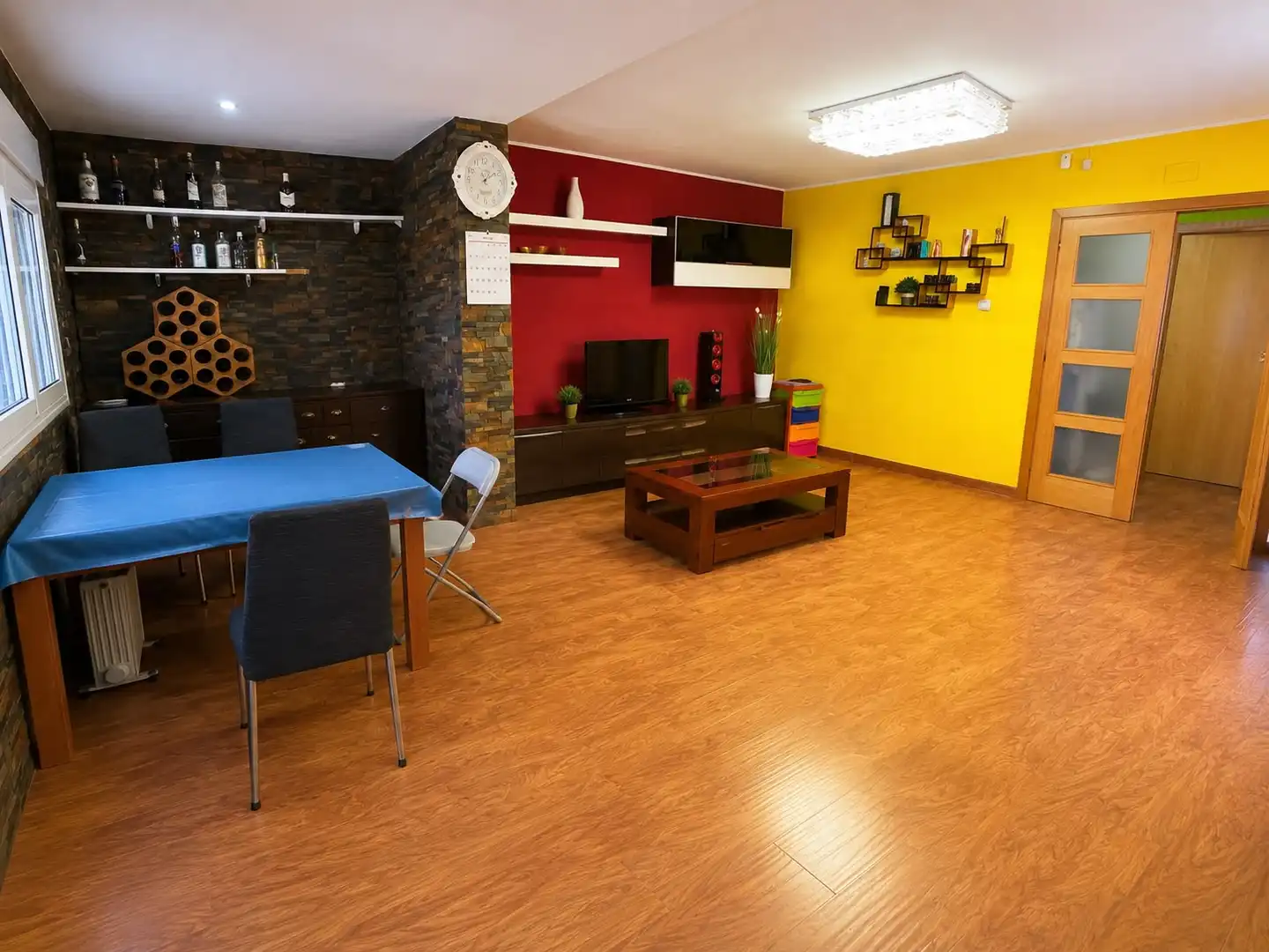 Sala de estar de Casa adosada en venta en Tordera con Calefacción, Jardín privado y Parquet