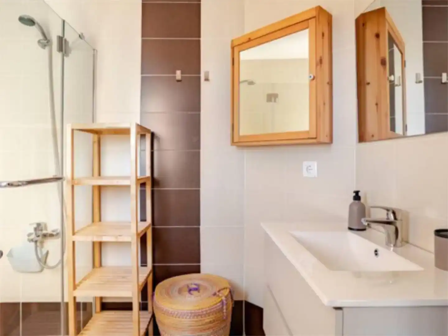 Bathroom of Flat for rent in El Campello  with Air Conditioner, Private garden and Swimming Pool