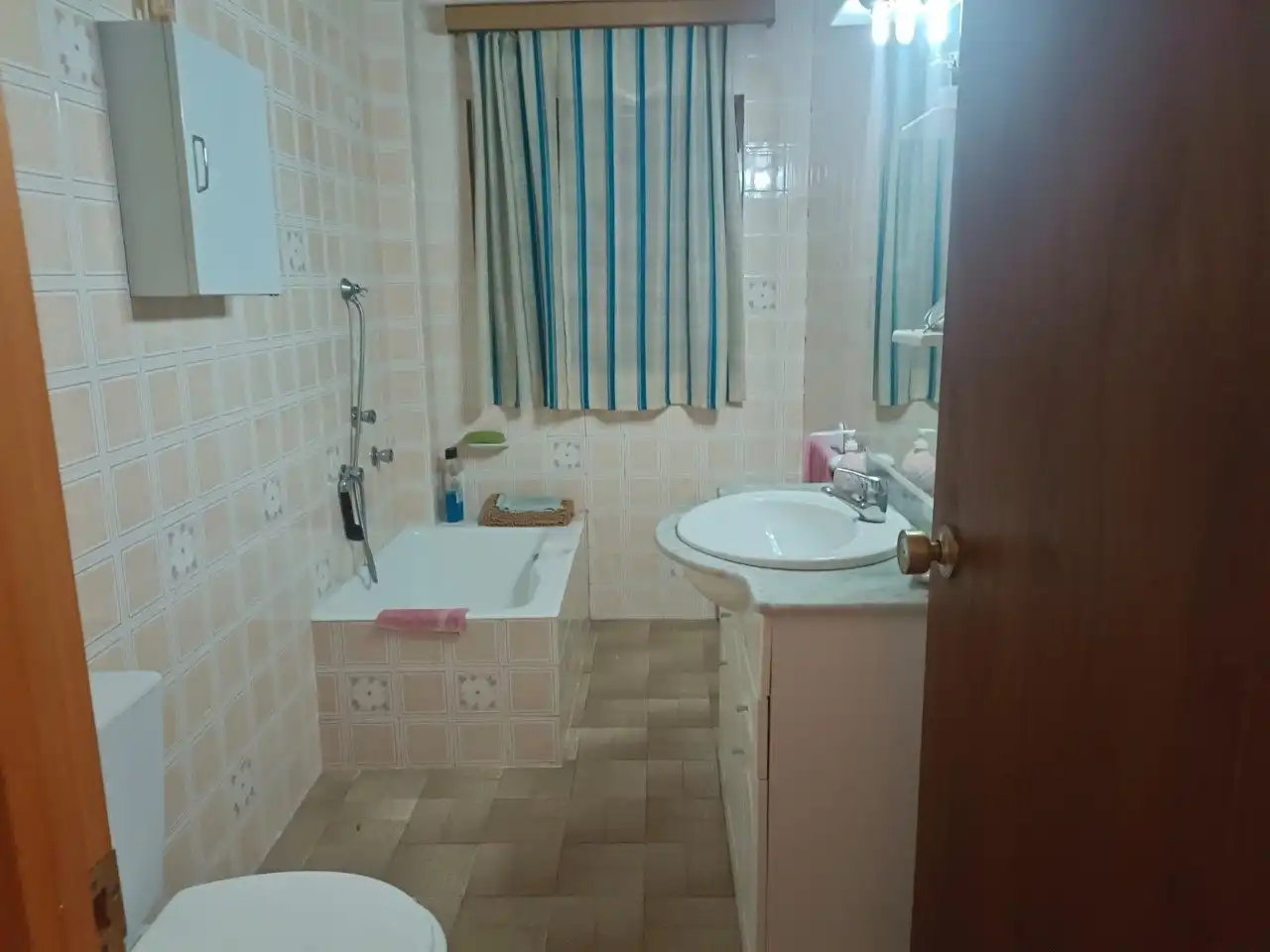 Bany de Casa o xalet en venda en Chiva amb Calefacció, Jardí privat i Terrassa