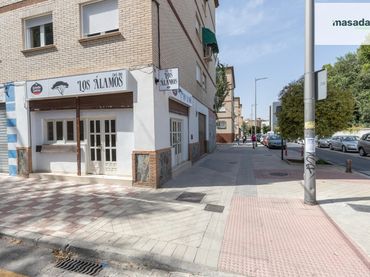 Local comercial en venda a Calle Calle Profesor Manuel Garzón Pareja