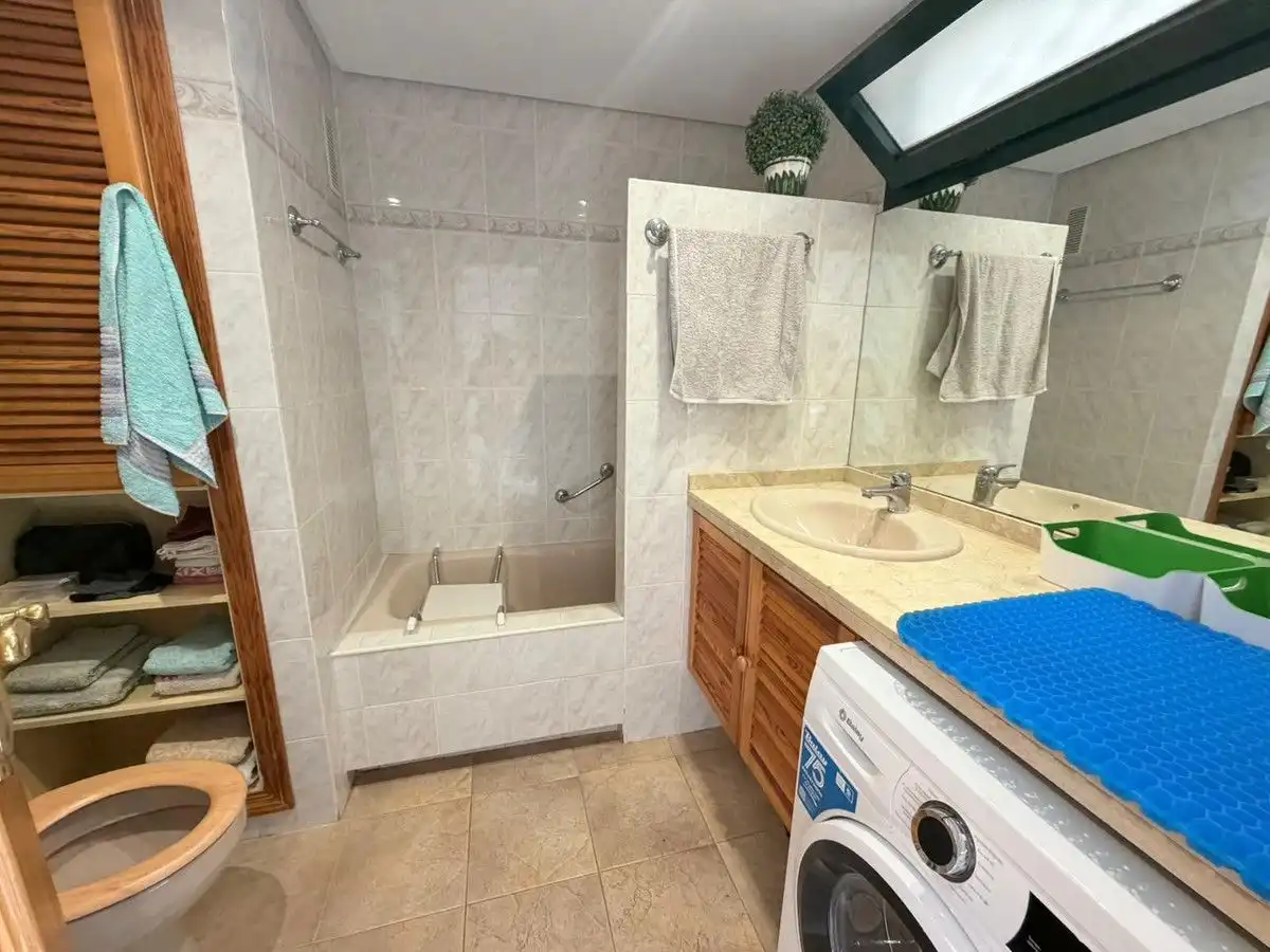 Bany de Apartament en venda en Benalmádena amb Terrassa