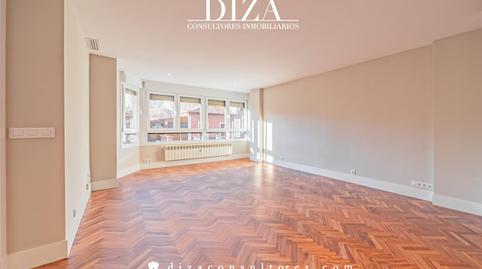 Foto 3 de Piso de alquiler en Niño Jesús,  Madrid Capital