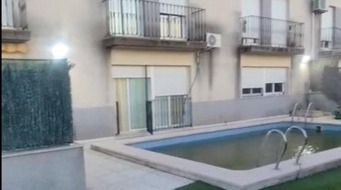 BONITO ADOSADO REFORMADO CON TERRAZA, BARBACOA, GARAJE Y PISCINA, imatge 2