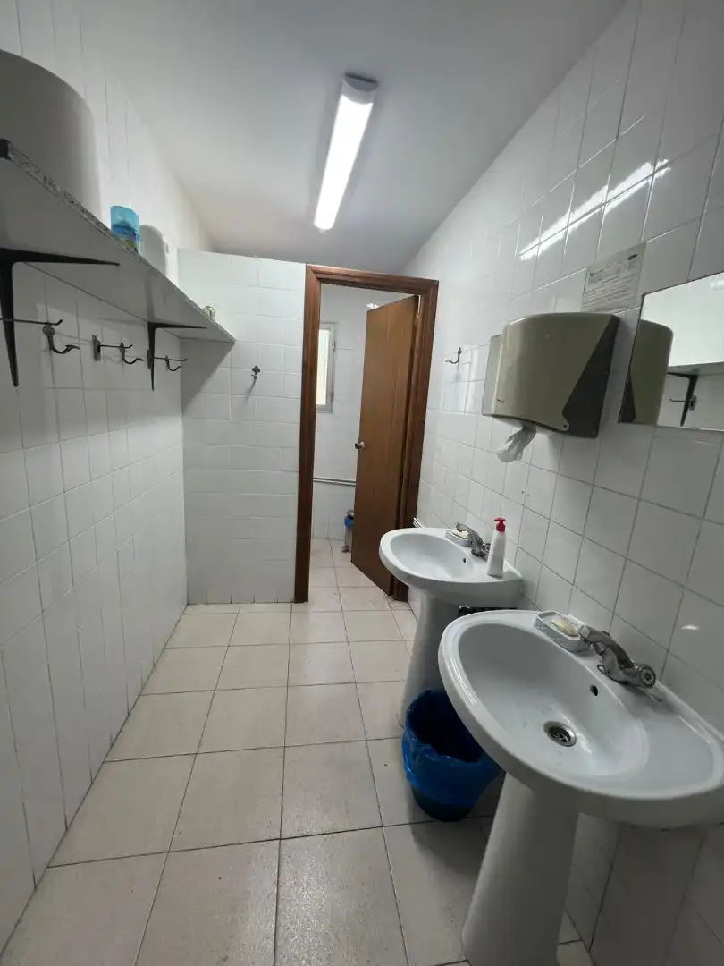 Bany de Nau industrial de lloguer en Ontígola
