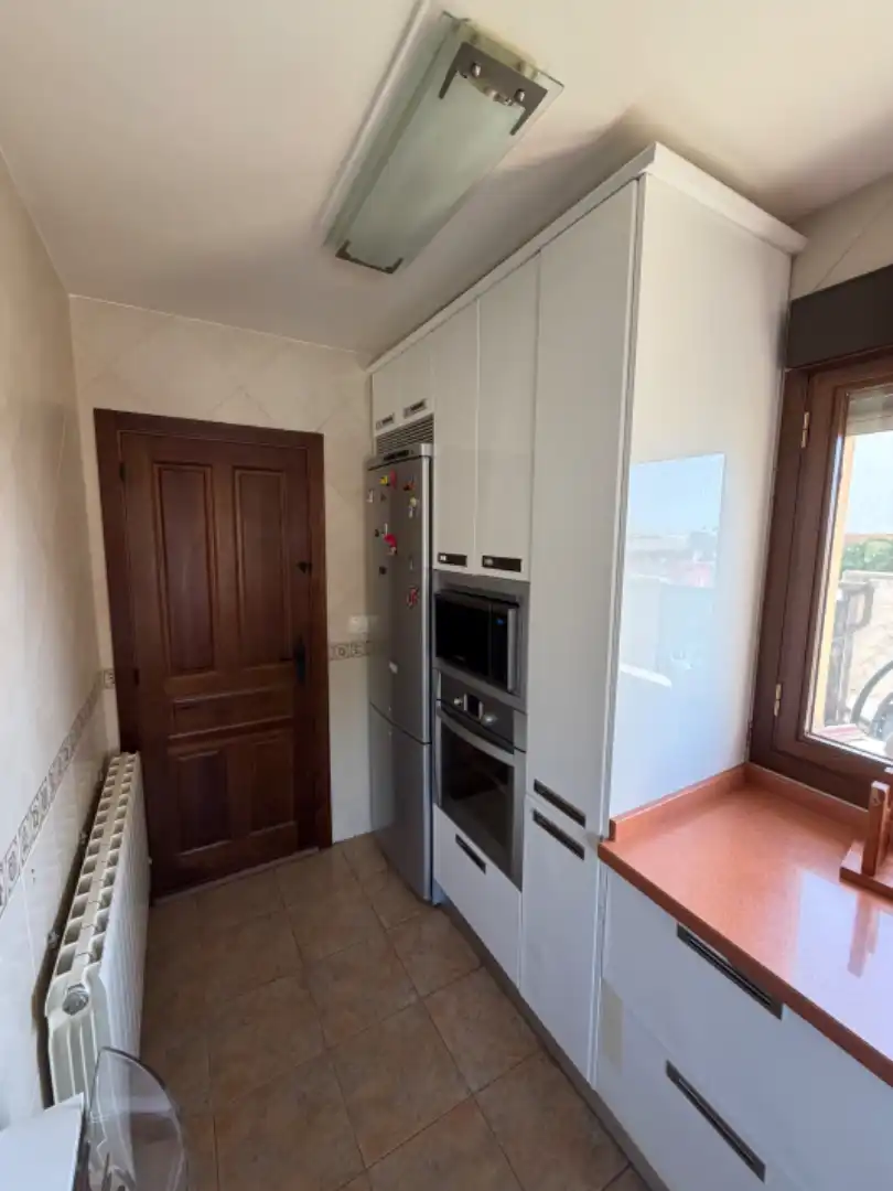 Cocina de Casa adosada en venta en Valverde del Majano con Calefacción, Jardín privado y Horno