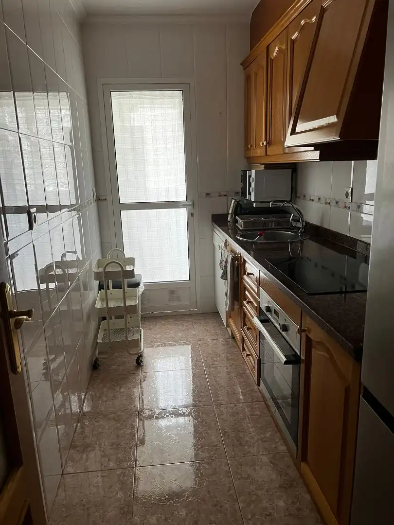 Cocina de Apartamento de alquiler en Torrevieja con Aire acondicionado, Terraza y Amueblado