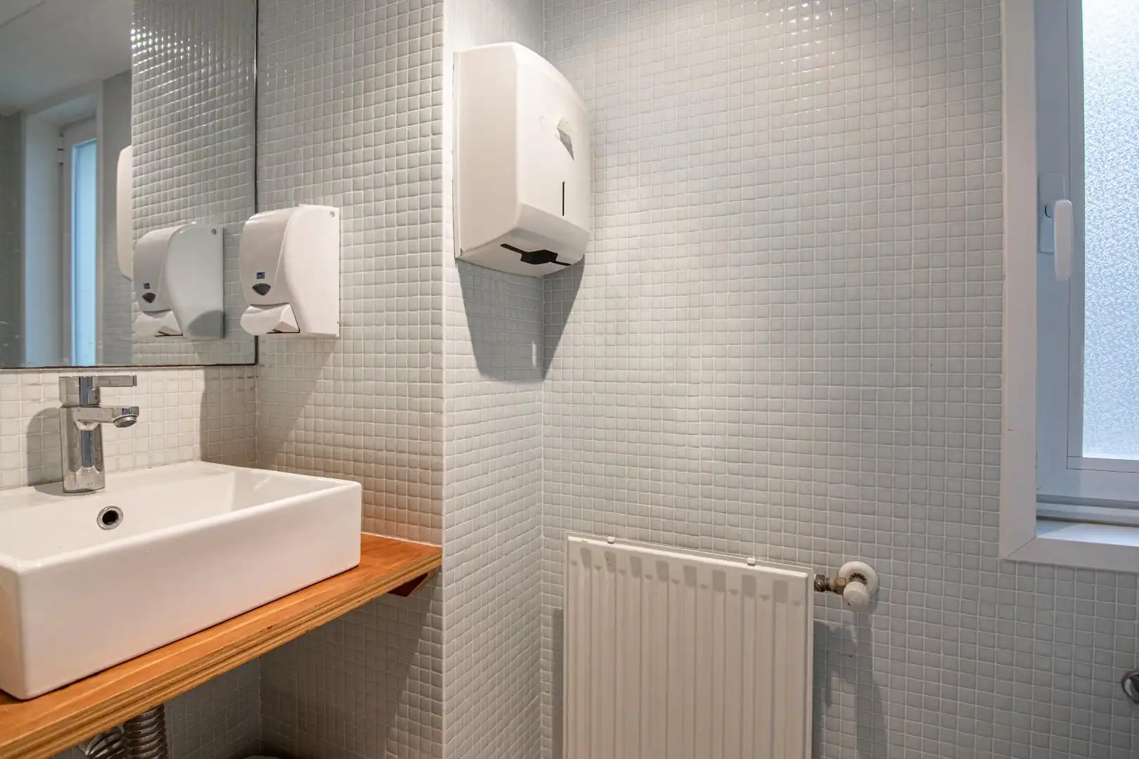 Bathroom of Office for rent in A Coruña Capital   with Heating