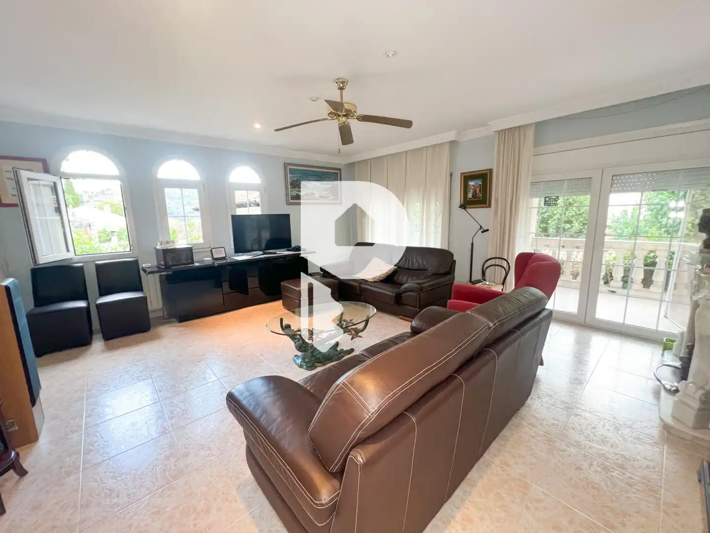 Sala de estar de Casa o chalet en venta en Vallirana con Calefacción, Jardín privado y Terraza