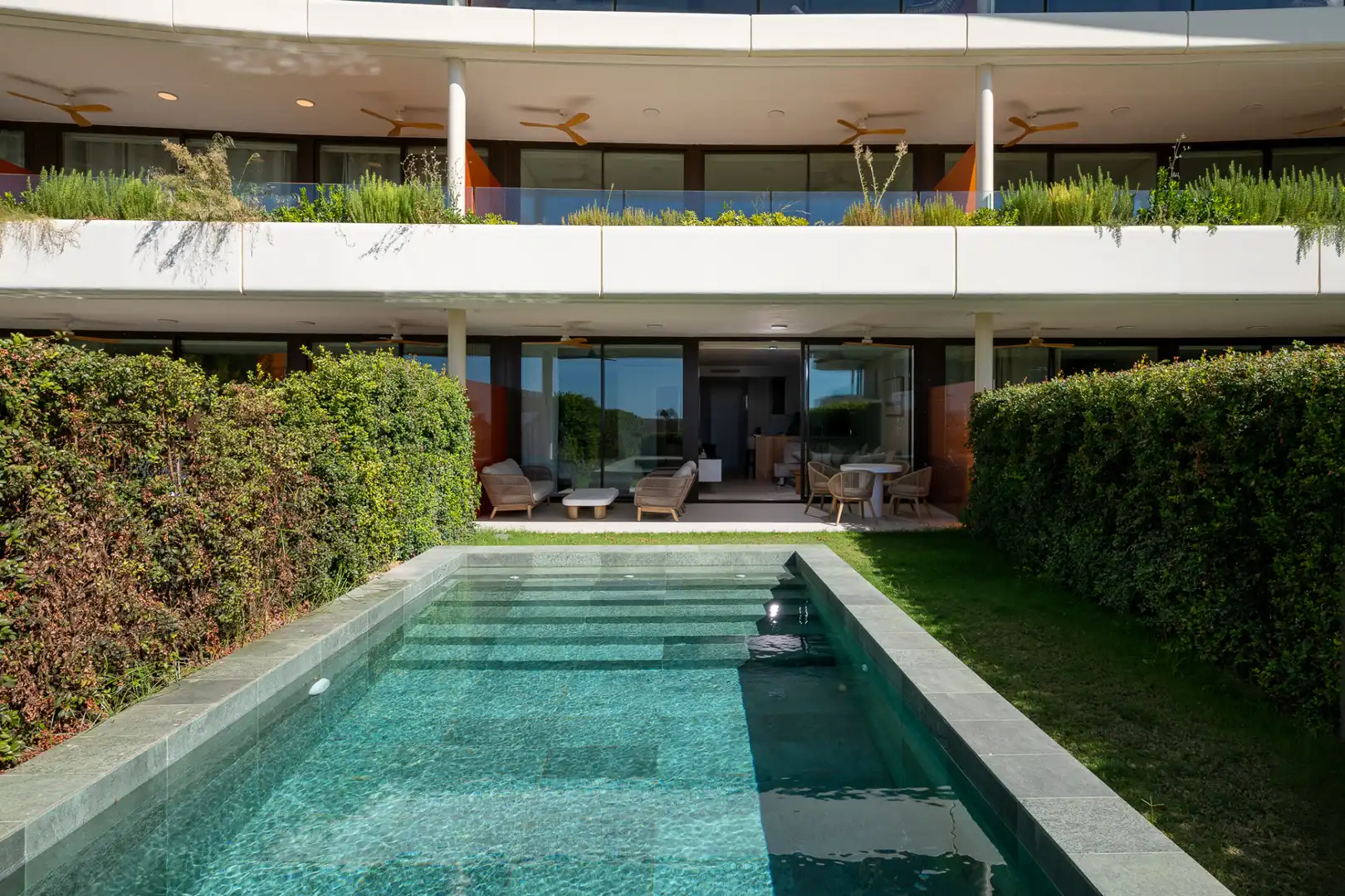 Piscina de Planta baixa en venda en Fuengirola amb Aire condicionat, Jardí privat i Terrassa