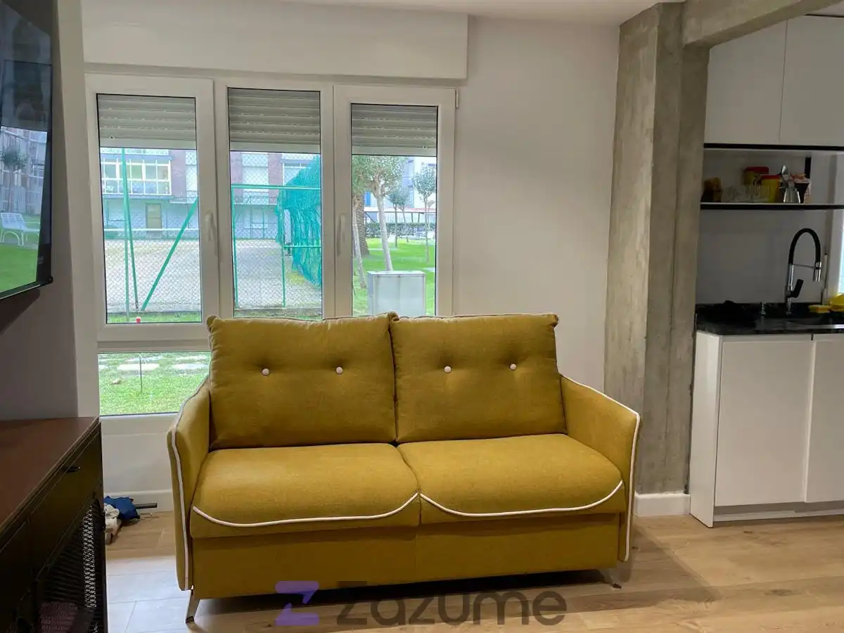 Sala de estar de Apartamento de alquiler en Laredo con Calefacción, Amueblado y Horno