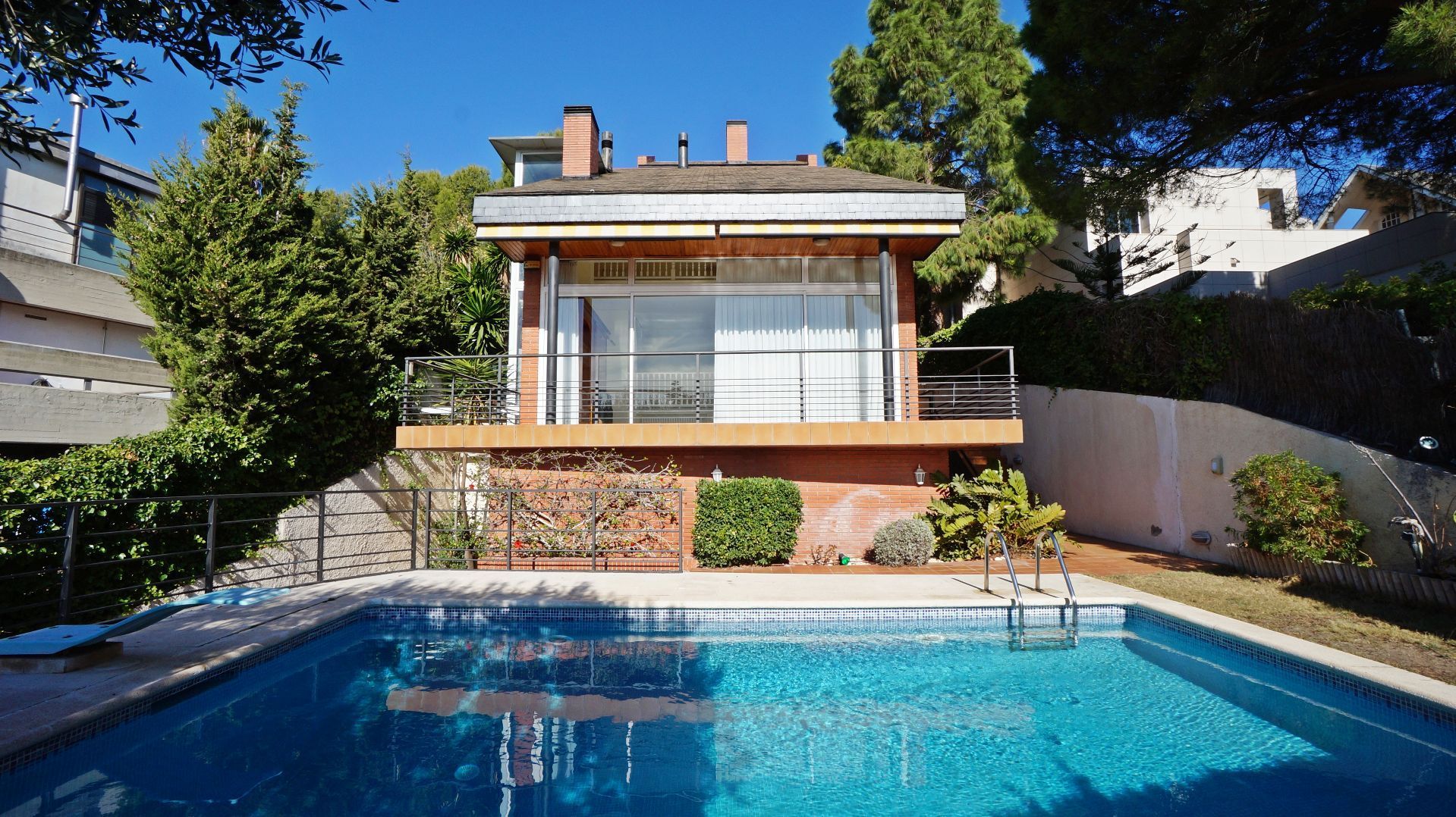 Piscina de Casa o xalet de lloguer en Sant Just Desvern amb Aire condicionat, Calefacció i Jardí privat