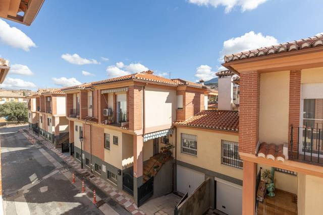 Casa adosada en Venta en Cájar