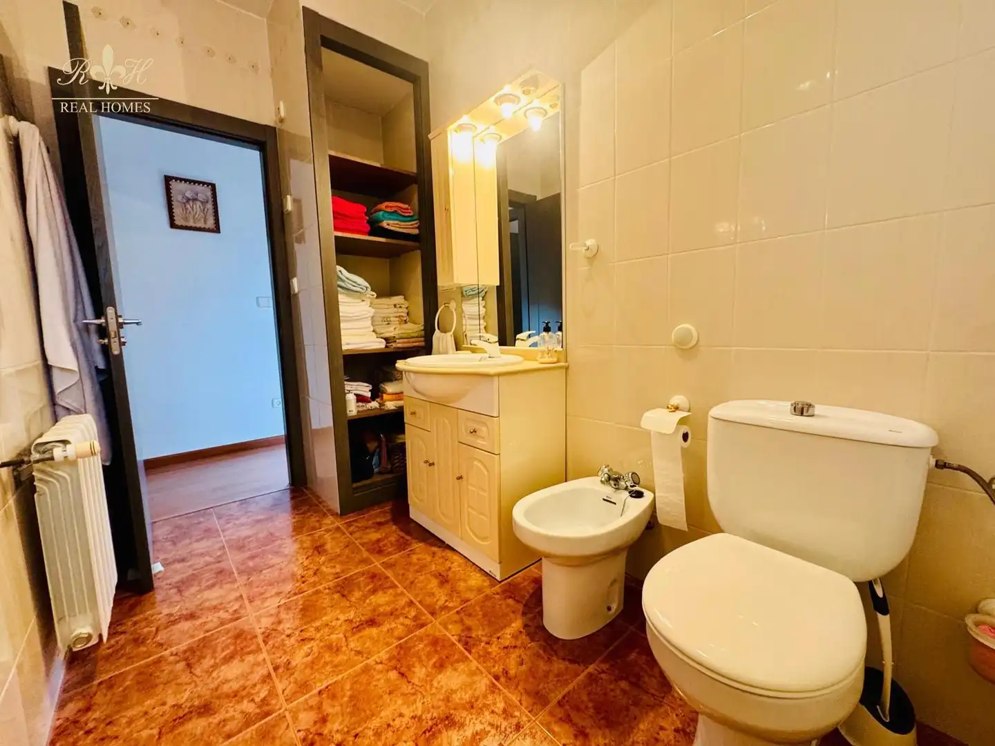 Badezimmer von Einfamilien-Reihenhaus zum Verkauf in L'Alfàs del Pi mit Klimaanlage, Terrasse und Schwimmbad